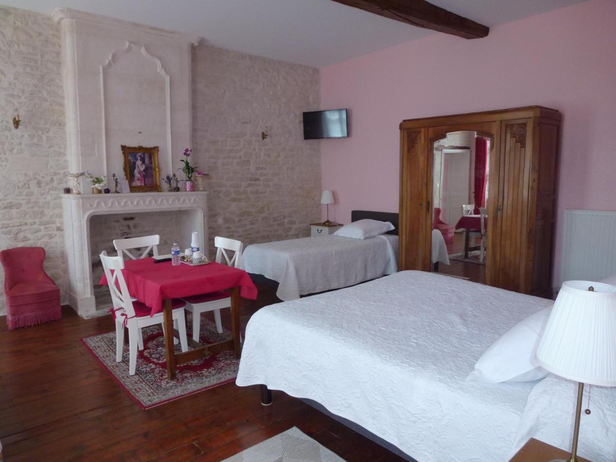 Le Logis De Faugerit Bed & Breakfast Frontenay-Rohan-Rohan Exterior foto